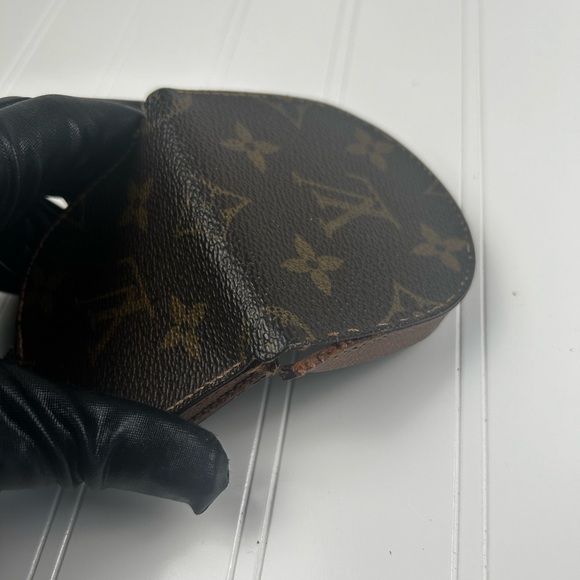 Louis Vuitton 
Monogram Canvas Porte Monnaie Gousset Coin Purse - Picture 9 of 11